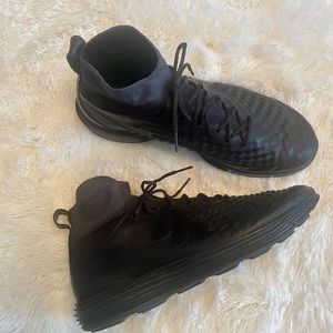 Nike Men’s black sneakers